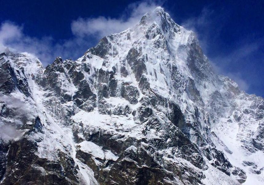 Mount Cholatse on route to Chola La Pass