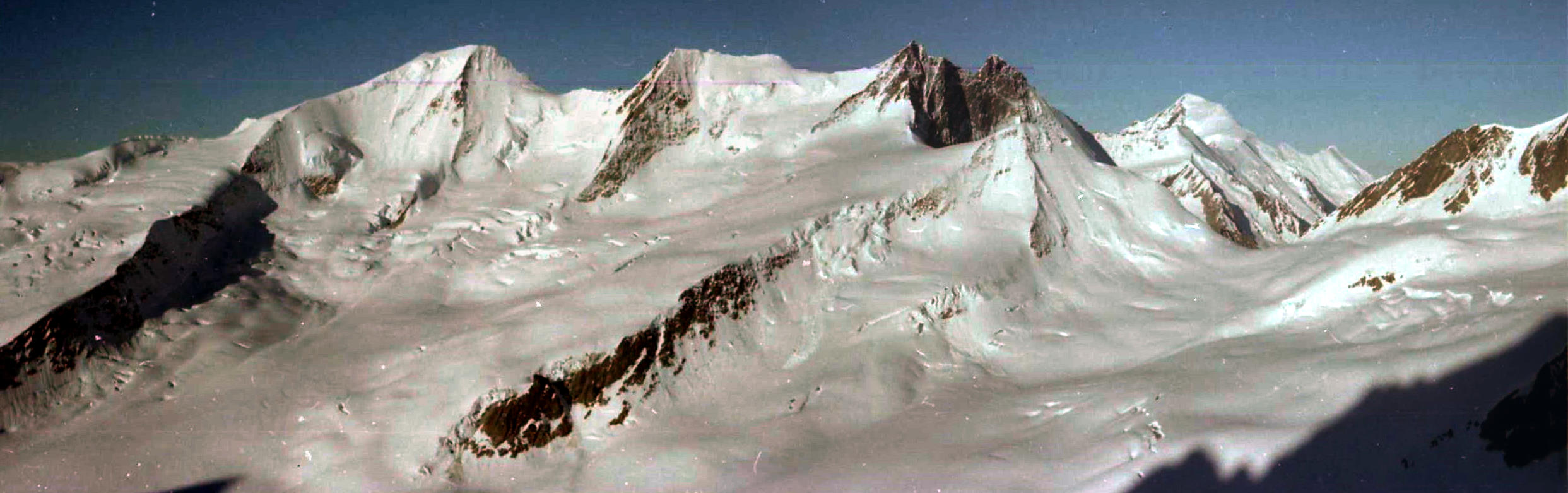 Grunhorn ( 4043m ), Fiescherhorn ( 4049m ) and Eiger from the Finsteraarhorn