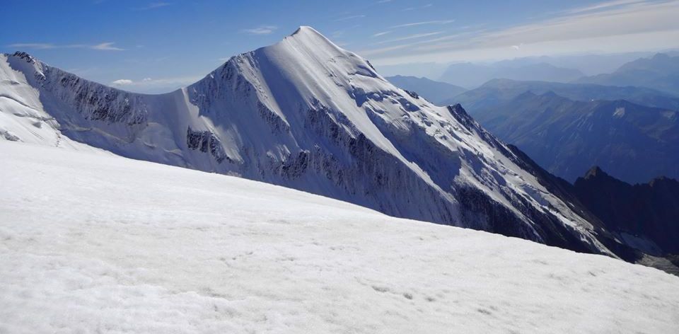 Aiguille du Bionnassay ( 4,052 meters ) on the normal route of ascent of Mont Blanc