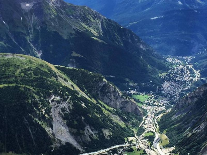 Courmayeur beneath Monte Bianco ( Mont Blanc ) in NW Italy