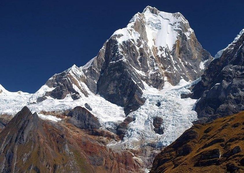 Yerupaja ( 6635 metres ) - second highest mountain in Peru and the highest in the Cordillera Huayhuash