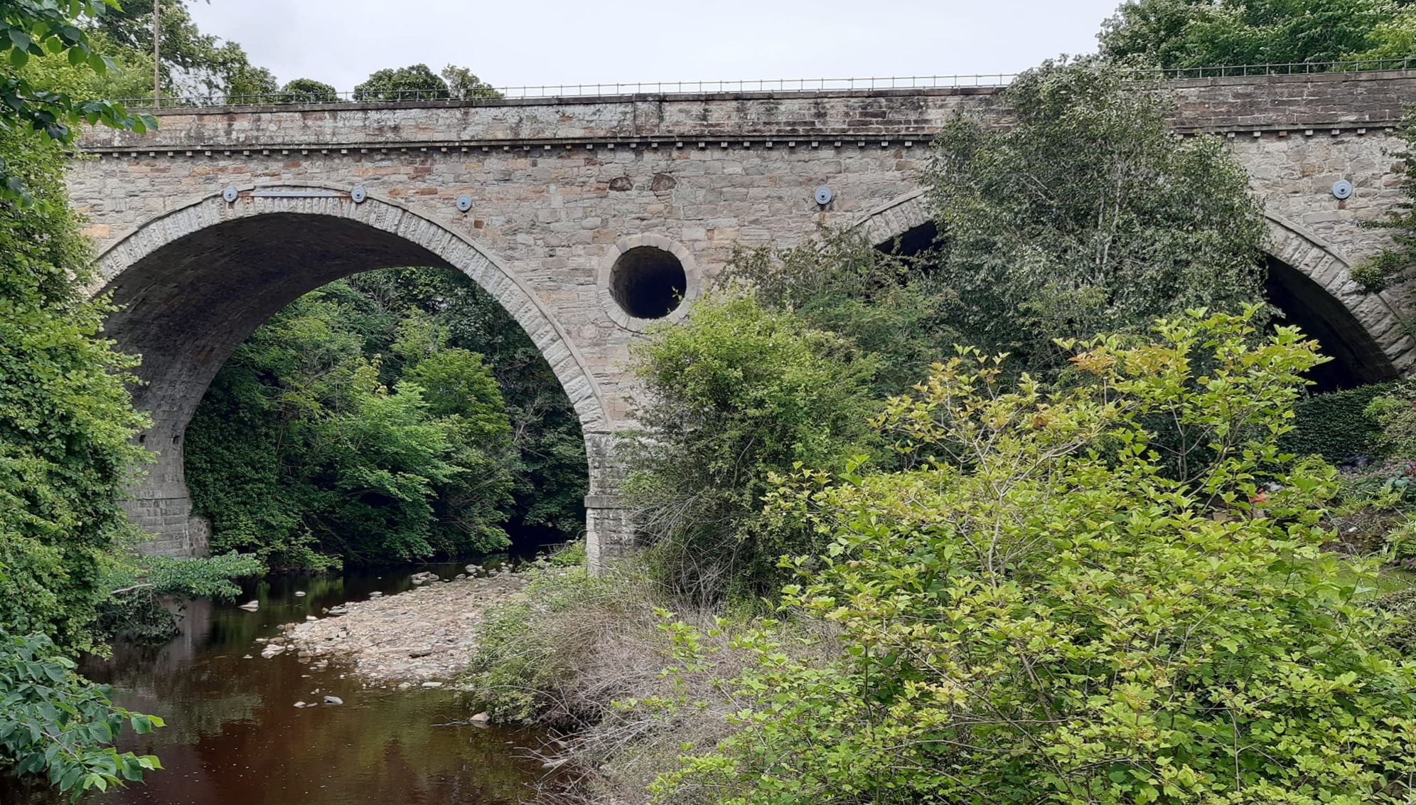 Bridge over the Murieston Water at Mid Calder from Calderwood Country Park