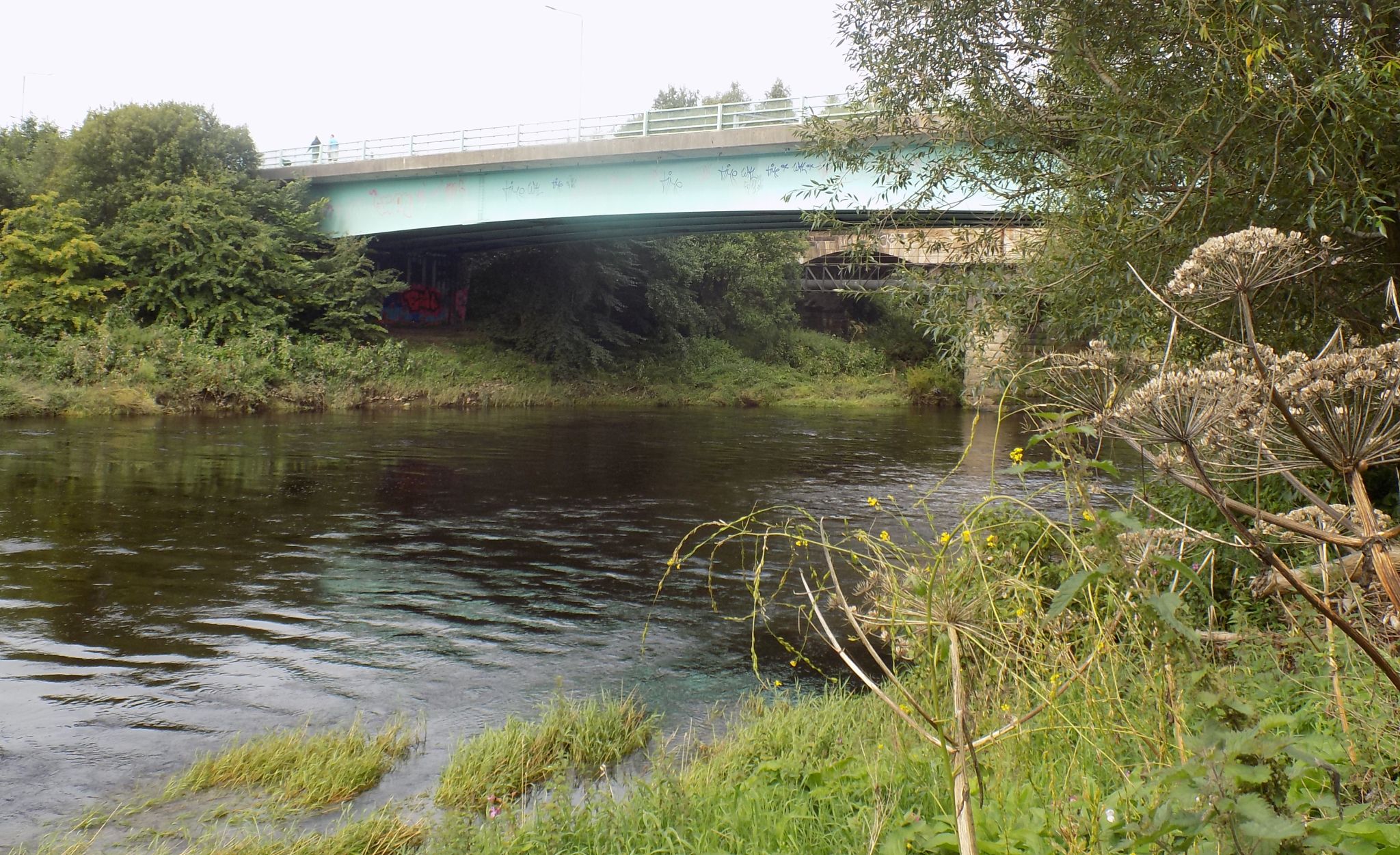 Road bridge over the River Clyde