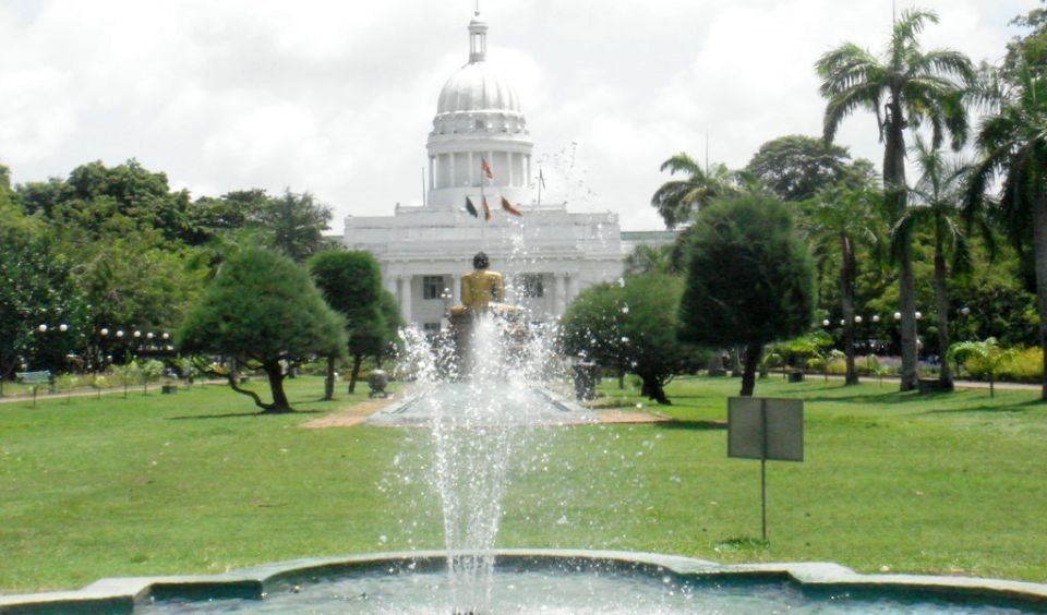 Viharamahadevi Park