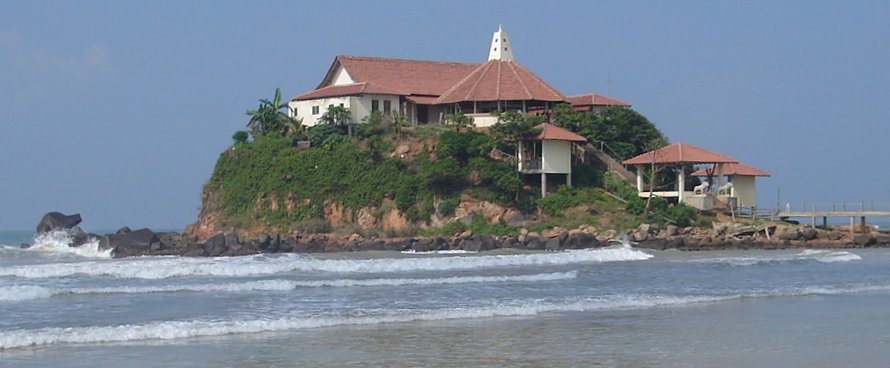 Parey Duwa Buddhist Temple on islet at Matara on the South Coast of Sri Lanka